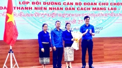 Bồi dưỡng nghiệp vụ cho cán bộ chủ chốt Đoàn Thanh niên Nhân dân Cách mạng Lào