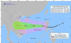 Bão Noru vào biển Đông giật cấp 17 khi áp sát đất liền