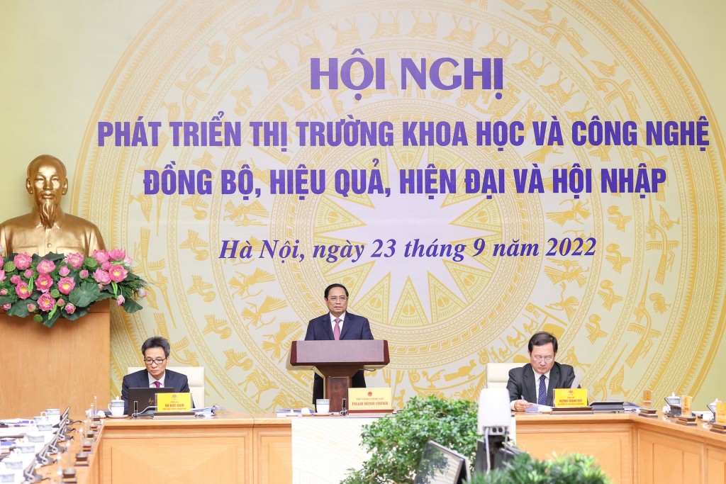 Phát triển, ứng dụng khoa học và công nghệ là động lực quan trọng để phát triển kinh tế - xã hội