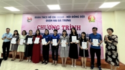 Khen thưởng 15 giáo viên làm công tác Đoàn- Đội tiêu biểu quận Hai Bà Trưng