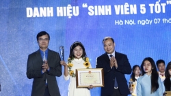 Vinh danh những tấm gương tiêu biểu trong phong trào “Sinh viên 5 tốt”