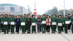 Tân binh Hoàng Mai báo công dâng Bác