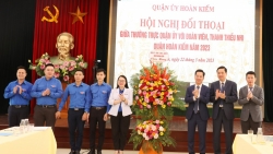 Thường trực Quận ủy Hoàn Kiếm đối thoại với đoàn viên, thanh niên