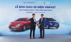 Quảng Nam: VinFast bàn giao lô xe điện đầu tiên cho Hãng Taxi Sông Hoài