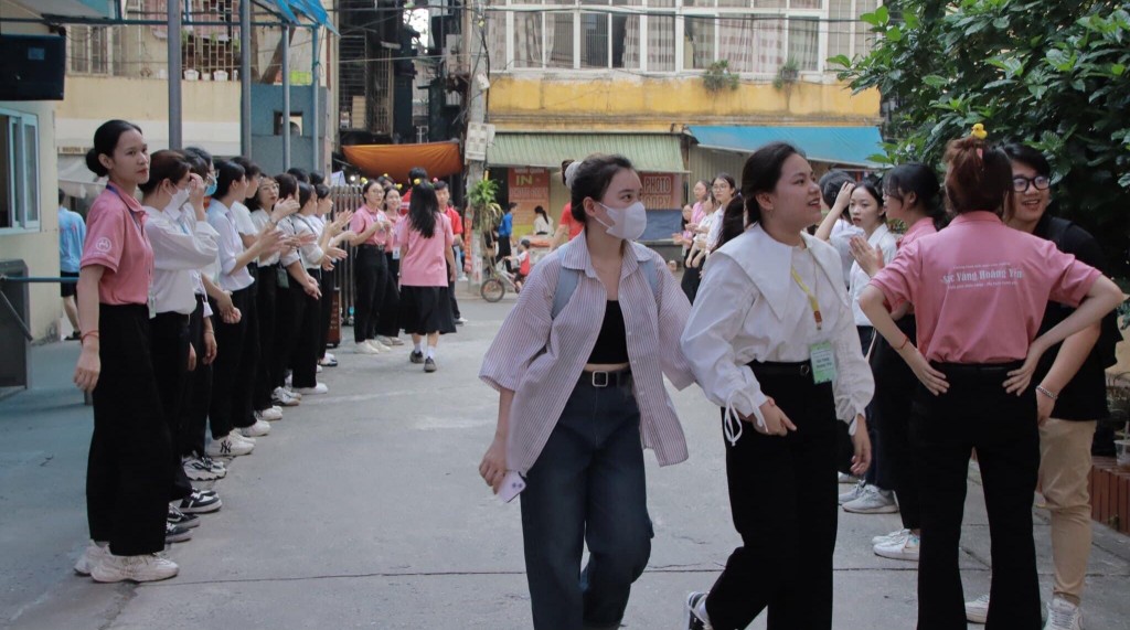 Tuổi trẻ Đại học Sư Phạm Hà Nội “Gom giọt máu vàng - Hạ tràn hạnh phúc”