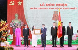 Báo Đại biểu Nhân dân đón nhận Huân chương Lao động hạng Nhất