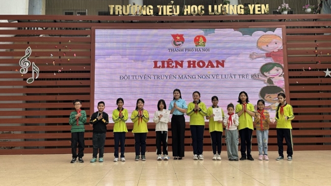 Liên hoan các đội tuyên truyền măng non về Luật trẻ em