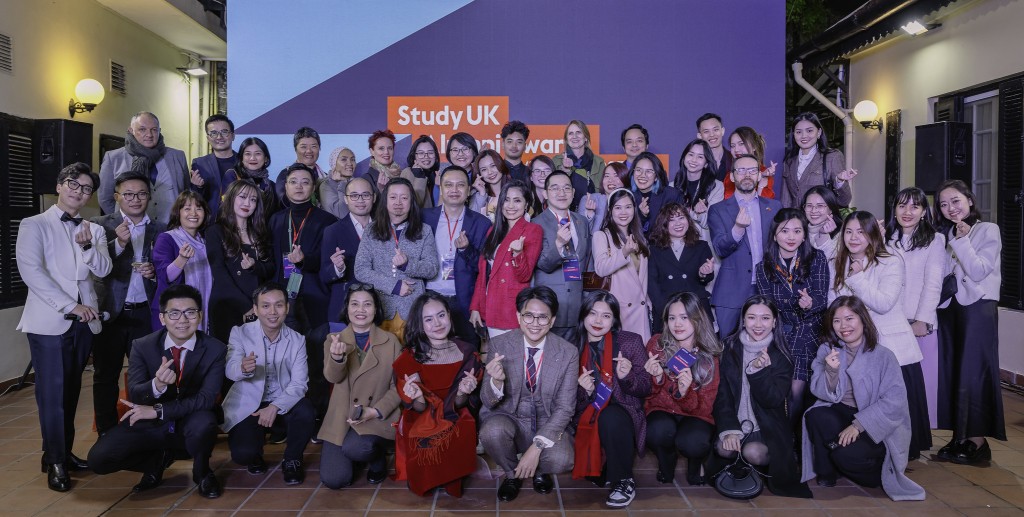 Hội đồng Anh vinh danh các quán quân Giải thưởng Study UK Alumni Awards