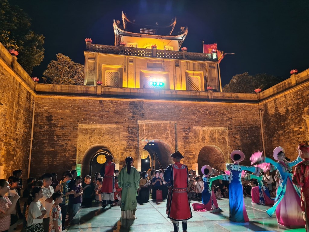Mở rộng thêm tour du lịch đêm ngoại thành Hà Nội