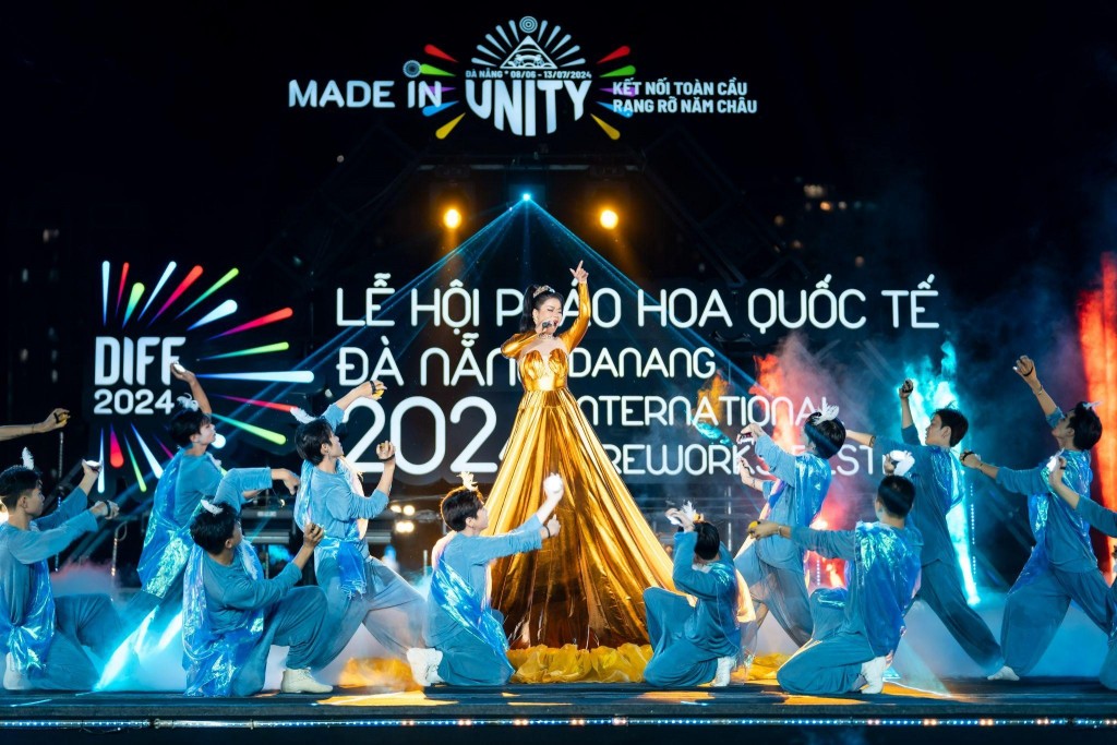 Màn đối đầu kịch tính của Mỹ và Ý trong Lễ hội pháo hoa quốc tế Đà Nẵng 2024