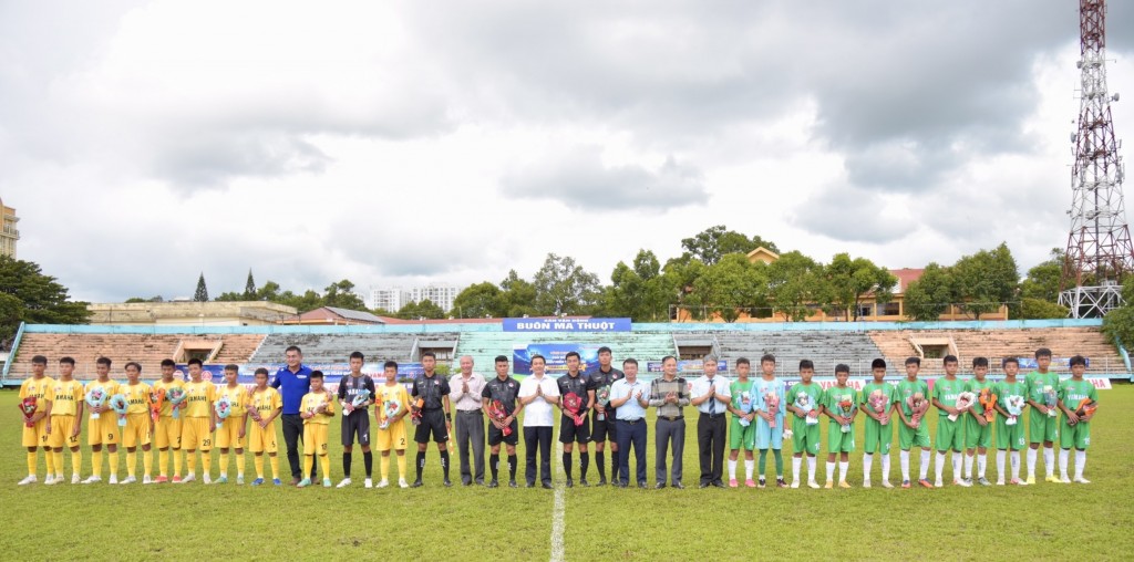 Sông Lam Nghệ An bảo vệ thành công ngôi vô địch