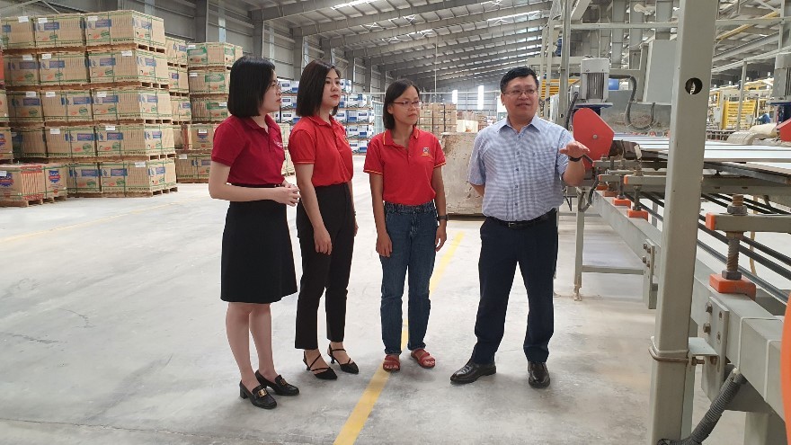 Cán bộ Agribank thăm cơ sở sản xuất của Công ty Mikado Group tại Tiền Hải - Thái Bình