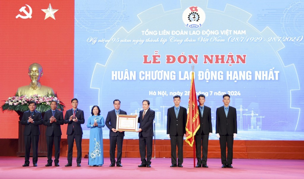 Tổ chức Công đoàn Việt Nam: “Điểm tựa” vững vàng của người lao động