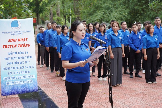 155 đại biểu Đại hội Hội LHTN quận Đống Đa báo công dâng Bác