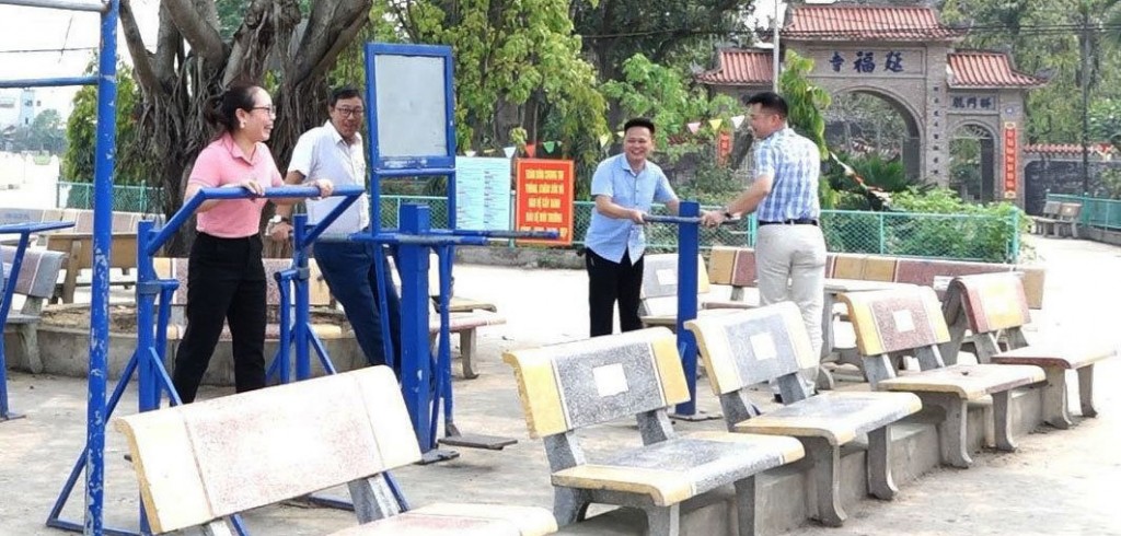 Khu vui chơi thể thao tại “Làng văn hóa kiểu mẫu” thôn Tảo Dương, xã Hồng Dương (huyện Thanh Oai).