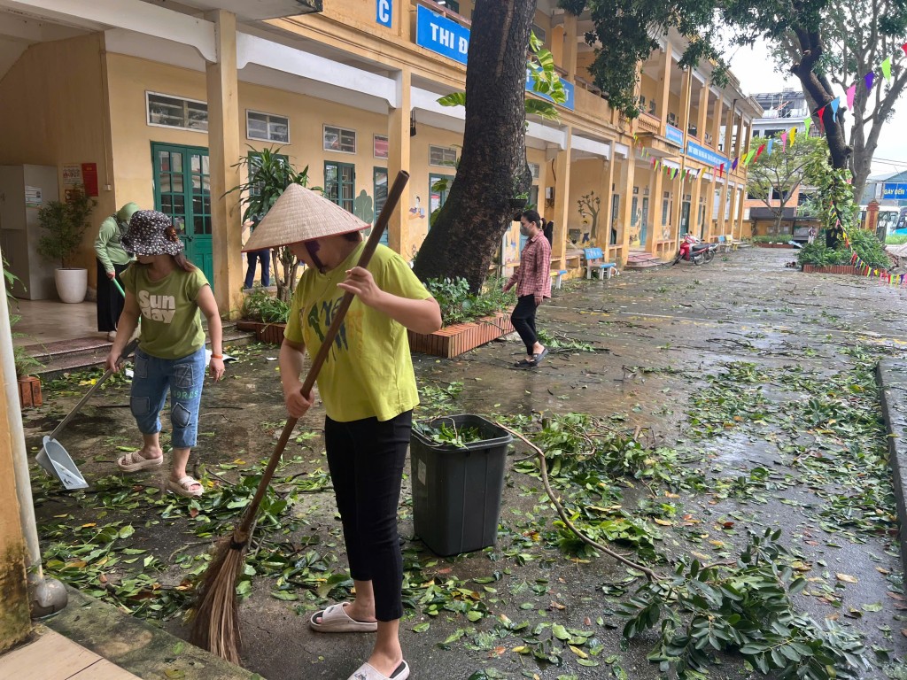 Huyện Gia Lâm huy động lực lượng, ra quân dọn vệ sinh môi trường