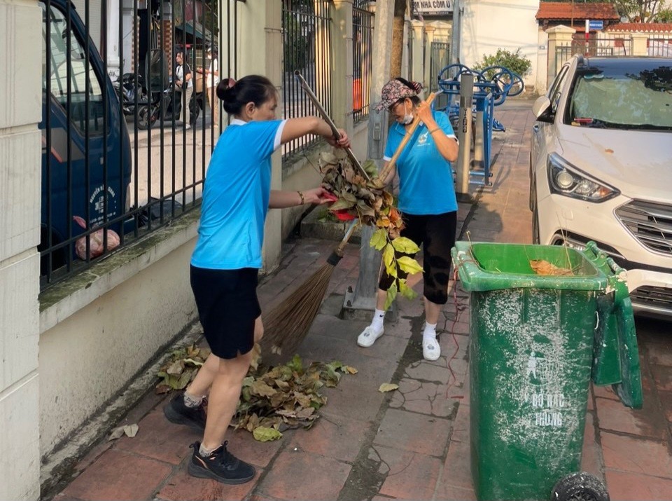 Huyện Gia Lâm huy động lực lượng, ra quân dọn vệ sinh môi trường