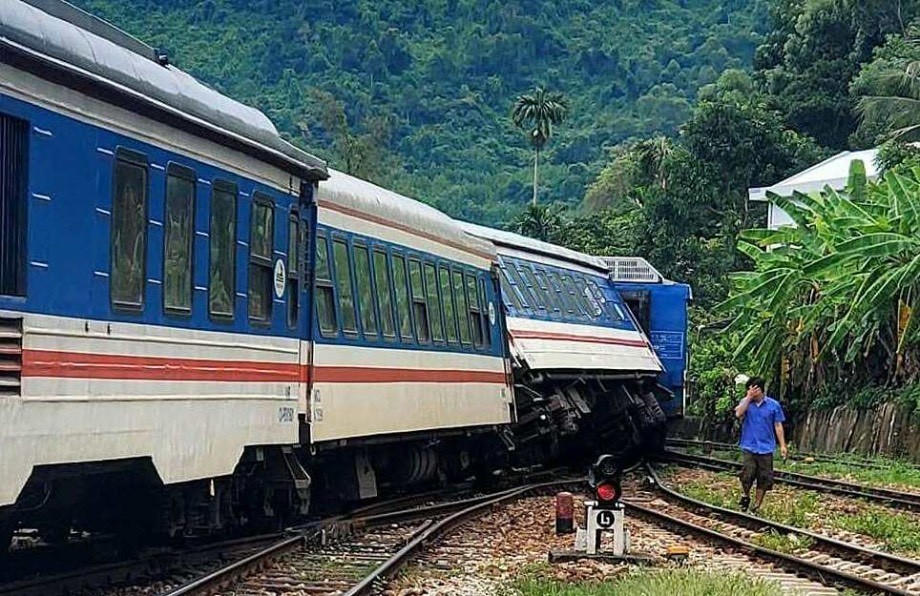 Cần giải quyết việc tàu hỏa nhiều lần bị trật bánh ở Huế