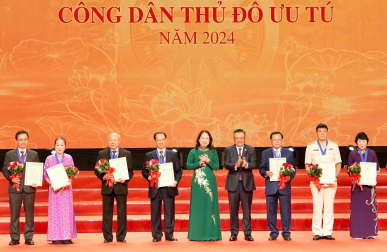 Hà Nội vinh danh "Công dân Thủ đô ưu tú", điển hình tiên tiến