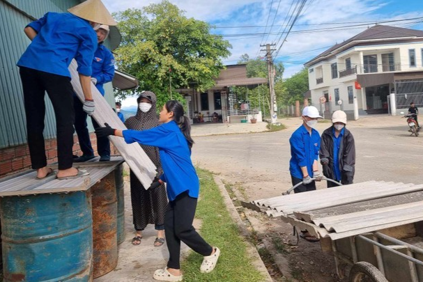 Thi đua tình nguyện hỗ trợ hoàn thành 3.000 km đường bộ cao tốc