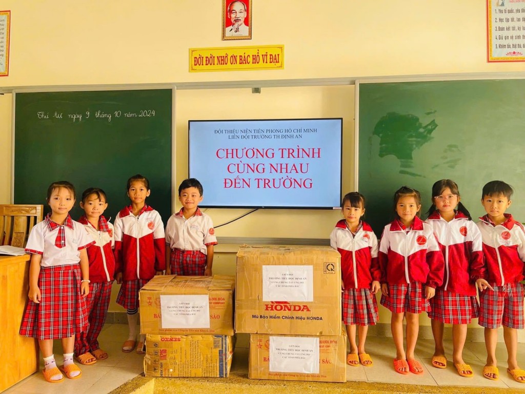 Lâm Đồng: Sẻ chia yêu thương đến thiếu nhi tỉnh Tuyên Quang