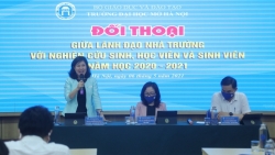 Gần 500 người học đối thoại trực tuyến với lãnh đạo trường Đại học Mở Hà Nội