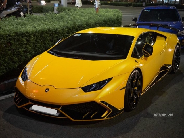 Lamborghini Huracan độ Mansory Torofeo thêm phần "độc lạ" khi diện 2 kiểu mâm xe cùng lúc