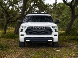 Toyota Sequoia 2022 ra mắt, "đe doạ" Ford Expedition và Jeep Wagoneer