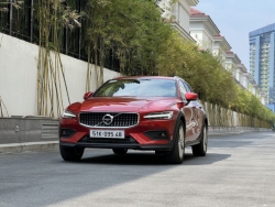 Volvo V60 B5 AWD Cross Country - Xe phong cách sống