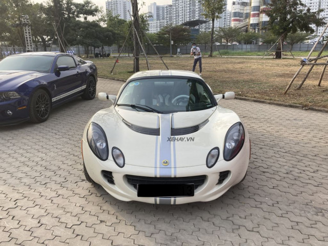 Sài Gòn: Bắt gặp "hàng hiếm” Lotus Elise S2 từng của nhà Novaland