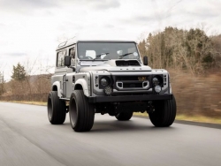 Kahn Design ra mắt bản độ Defender 90 mang phong cách "nhà binh"