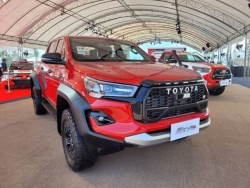 Toyota Hilux GR Sport 2024 đã cập bến Đông Nam Á