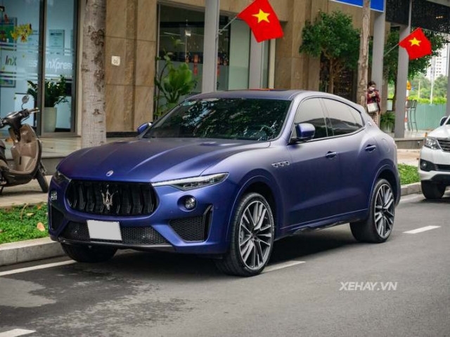 Cận cảnh Maserati Levante Trofeo phiên bản Launch Edition màu xanh độc nhất tại Việt Nam