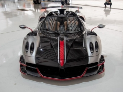 Pagani Huayra Roadster BC trị giá hơn 10 triệu USD xuất hiện tại Đông Nam Á