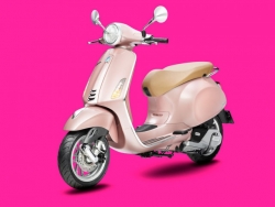 Piaggio Việt Nam ra mắt phiên bản màu giới hạn Vespa Primavera Pink Rosa dành tặng chị em phụ nữ