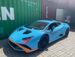 “Khui công” siêu phẩm Lamborghini Huracan STO với màu sơn Blu Laufey