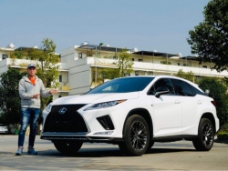 Hùng Lâm và trải nghiệm "ba lần đã" với SUV phong cách thể thao Lexus RX 300 F SPORT