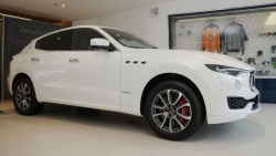 Maserati Levante phiên bản đặc biệt cập bến Việt Nam, hé lộ nội thất “khủng”