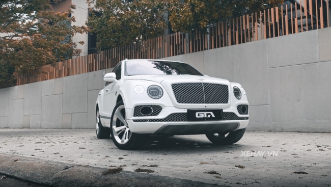 Sài Gòn: Bentley Bentayga First Edition màu đồng hóa "bạch mã hoàng tử" với bộ cánh mới