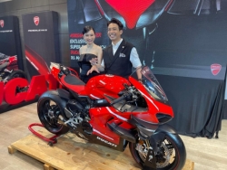 Đại gia Minh "Nhựa" tậu cùng lúc 5 chiếc Ducati, gồm cả siêu mô-tô Superleggera V4 giá gần 6 tỷ đồng