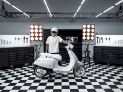 JUSTIN BIEBER X VESPA: Khi biểu tượng và thần tượng gặp nhau