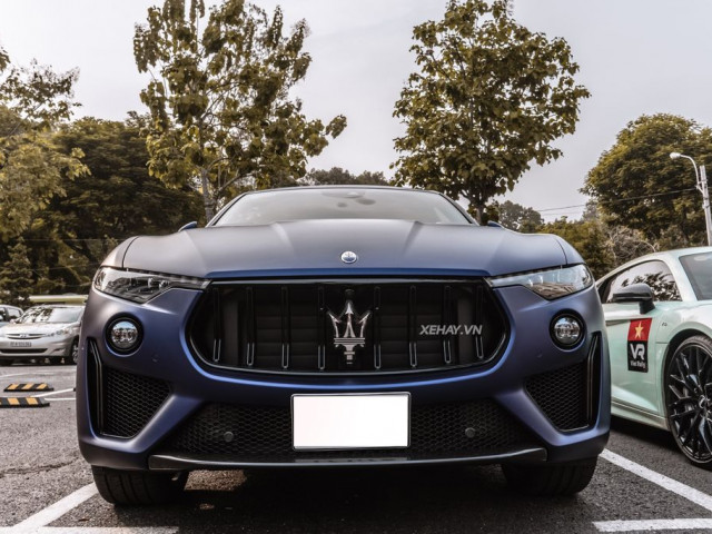 Cận cảnh hàng khủng Maserati Levante Trofeo Launch Edition màu xanh duy nhất ở Việt Nam