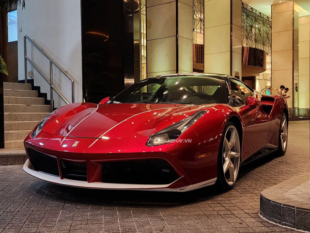 Siêu xe Ferrari 488 GTB phục hồi sau tai nạn tại Hà Nội