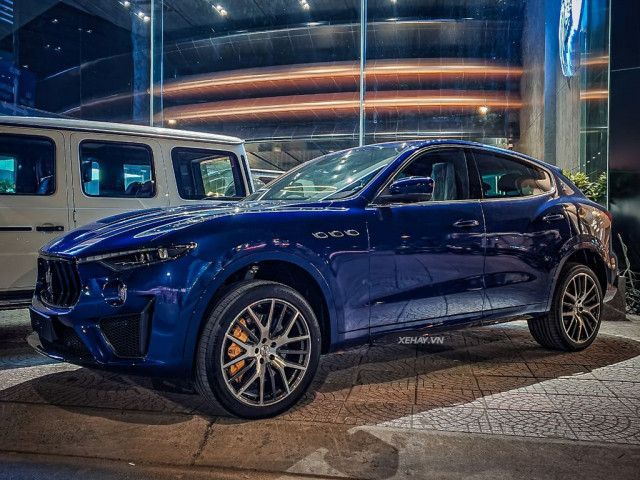 Xế khủng Maserati Levante Trofeo thứ 4 “hạ lốp” tại Việt Nam