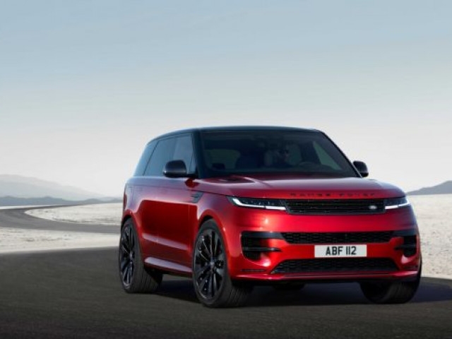 Range Rover Sport mới ra mắt, giá niêm yết tại Việt Nam từ 7 - 8,15 tỷ đồng