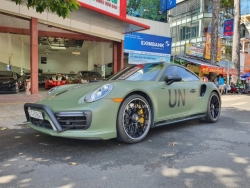 Cận cảnh Porsche 911 Turbo S đời 2016 của ông Đặng Lê Nguyên Vũ