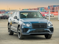 Bentley Bentayga S 2022 chính hãng đầu tiên tại Việt Nam chuẩn bị được bàn giao cho chủ nhân