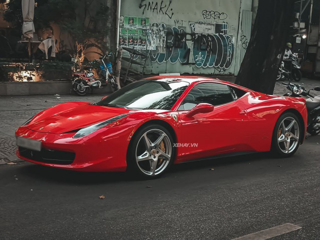 Ferrari 458 Italia bí ẩn nhất Việt Nam đổi màu sơn mới