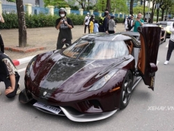 Đại gia Hoàng Kim Khánh được chủ hãng Koenigsegg mời sang Thụy Điển tham quan nhà máy