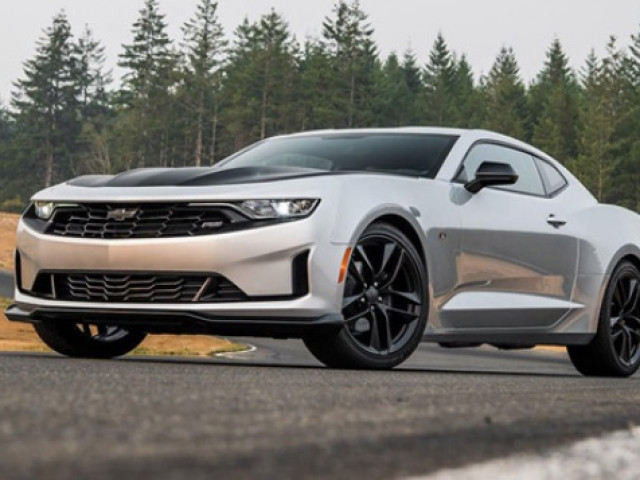 "Xe cơ bắp Mỹ" Chevrolet Camaro sẽ bị khai tử sau phiên bản năm 2024